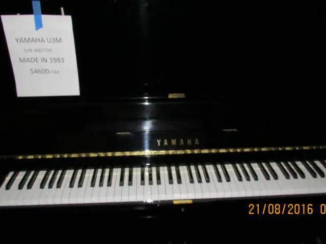 Black Yamaha piano from the Pianoland gallery