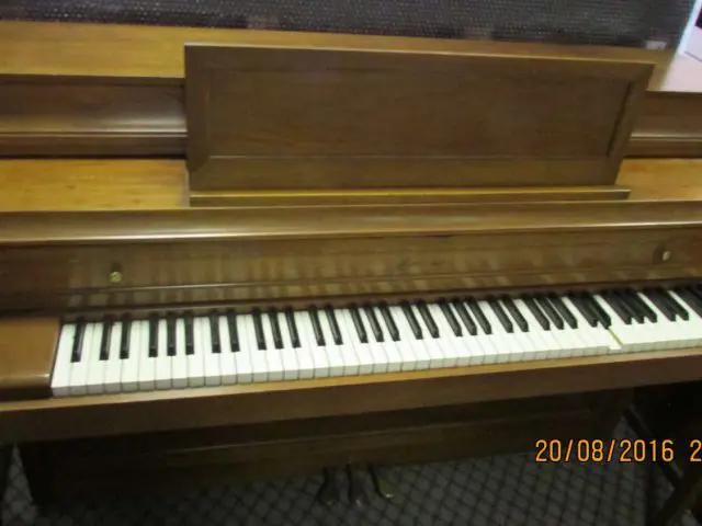 Acrosonic upright piano