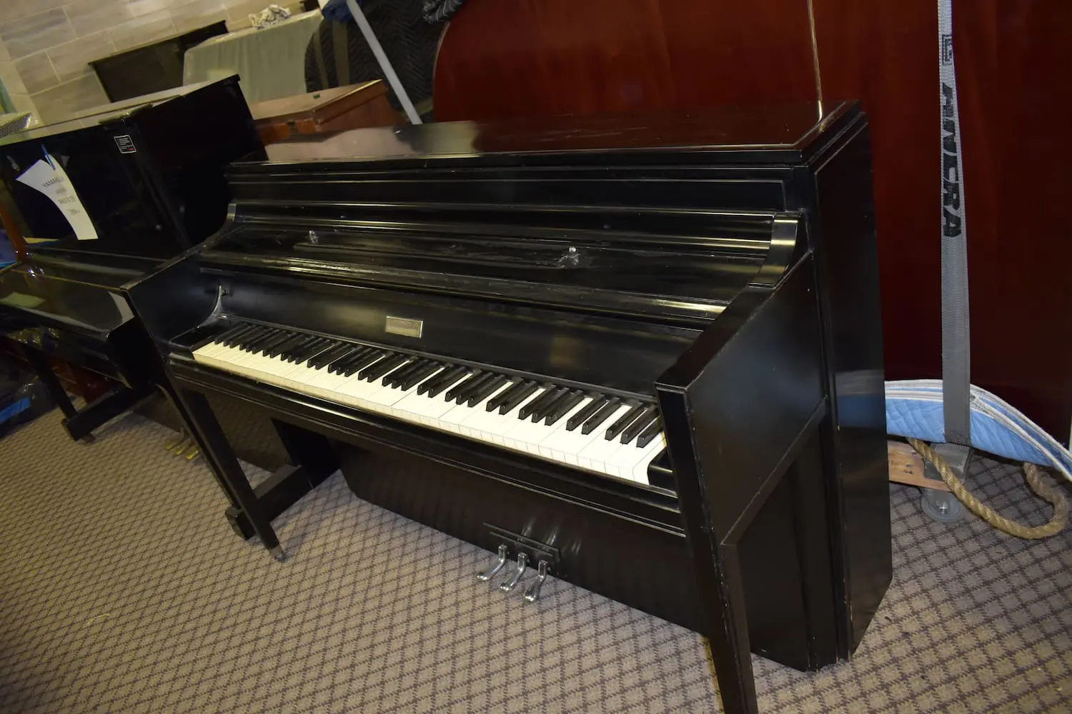 Used black Knabe piano